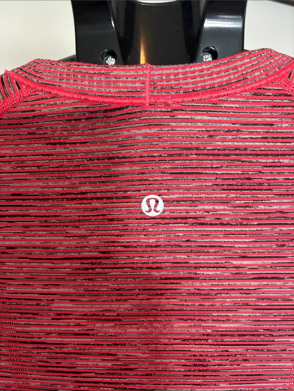 Lululemon Swiftly Tech Long Sleeve Crew ~ 8 ~ Red Alert / Dark Sport Red / Black - Picture 5 of 14